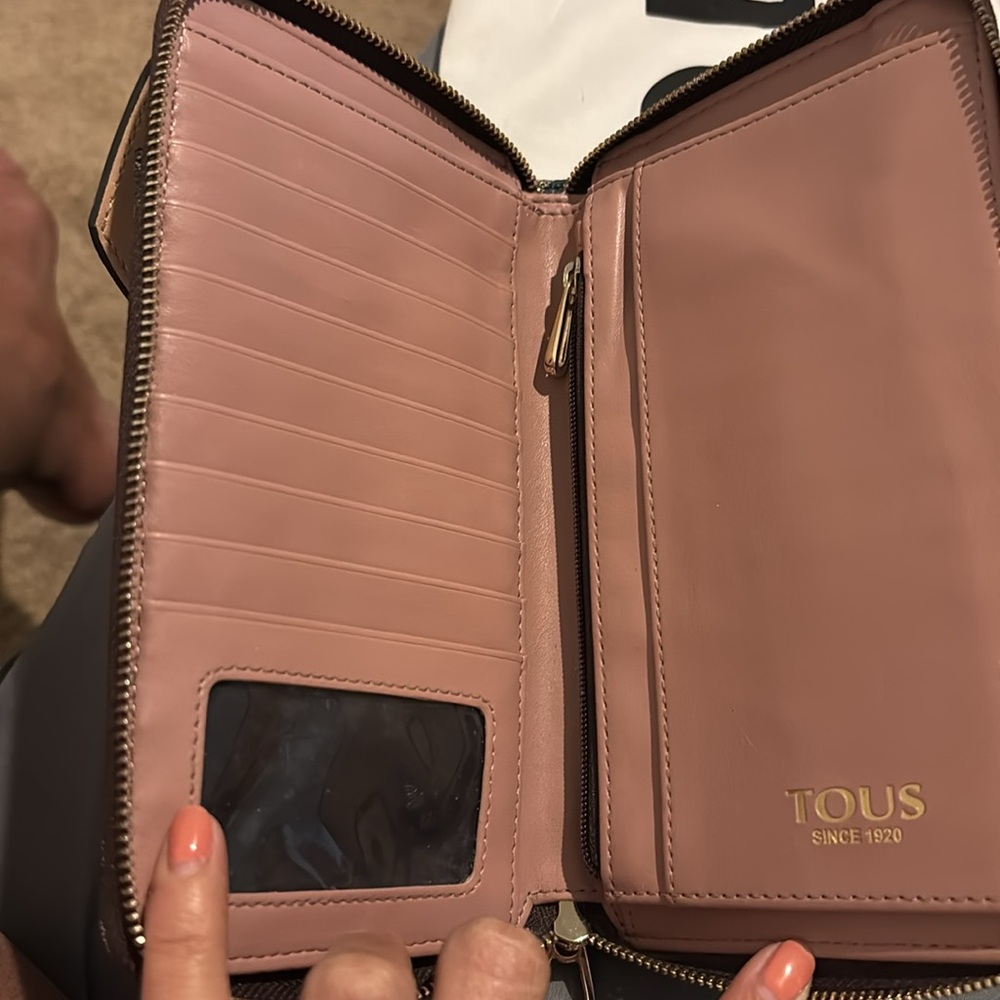 Preowned/Final Sale Only worn twice crossbody phone bag by Tous - Picture 5 of 5